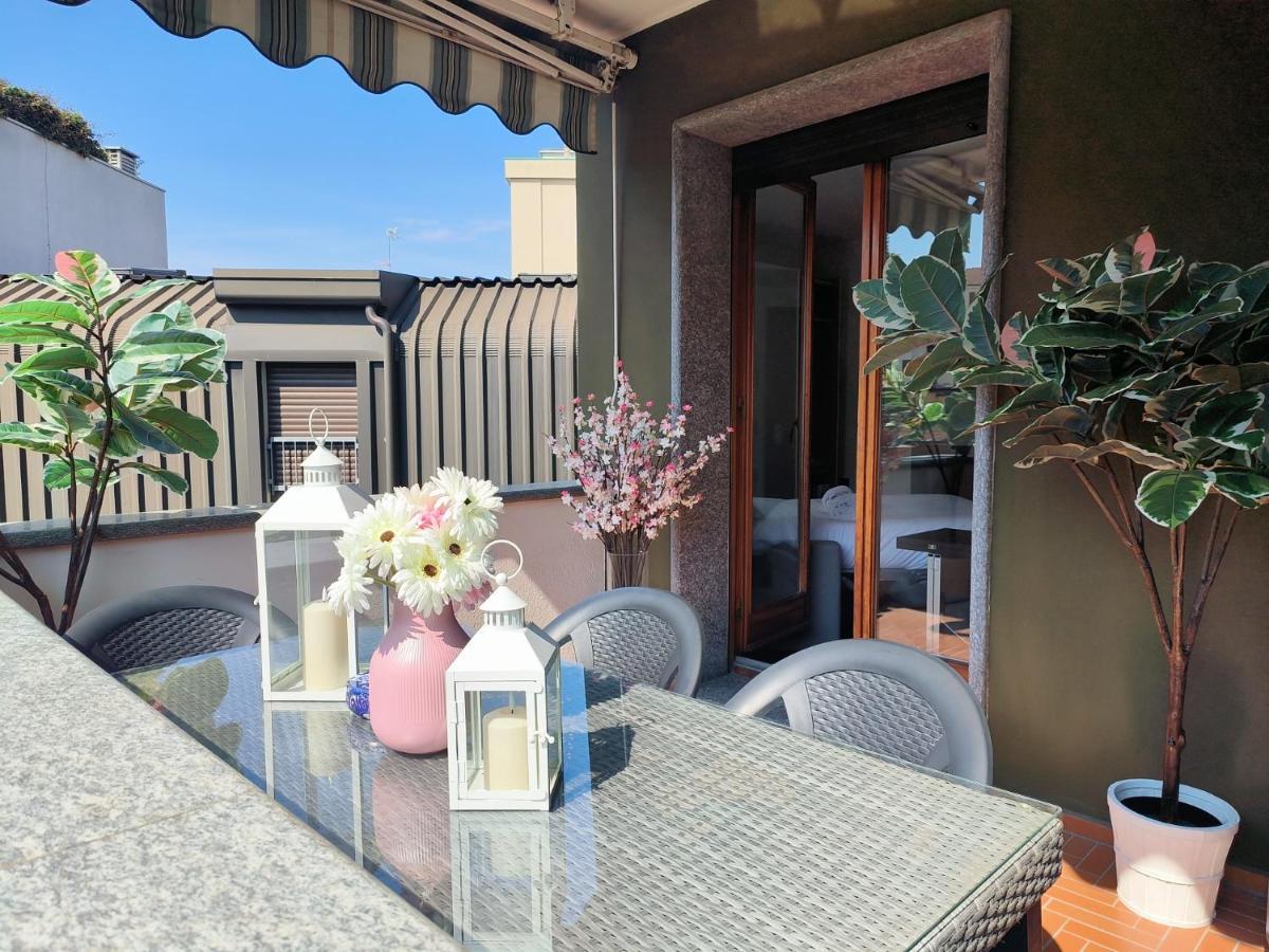 Exclusive And Unobtainable Big Terrace In Milano Downtown With Ac, Wifi, Subway M1 And M2 In Shopping Area Lejlighed Eksteriør billede